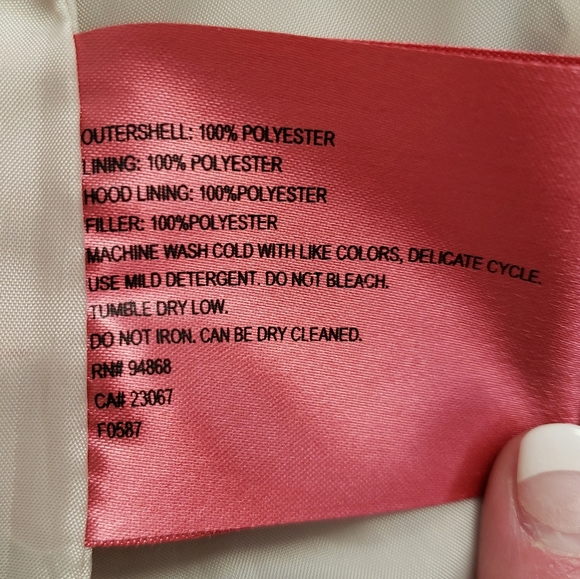 Quilted Vest with Sherpa Lined Hood Medium - Picture 7 of 8